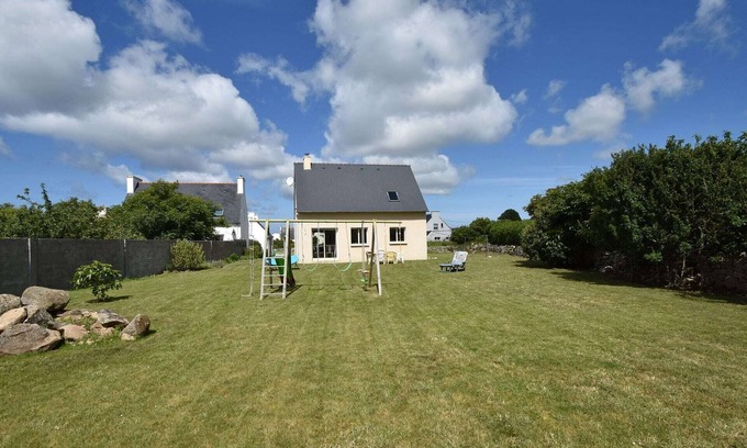 Poulgoazec House | Luxurious Holiday Home in Plouhinec near Sea