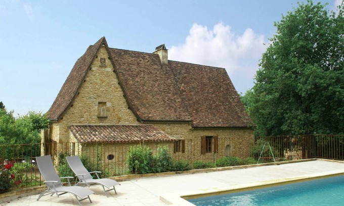 Cenac-et-Saint-Julien House | Luxurious Holiday Home in Domme with Swimming Pool