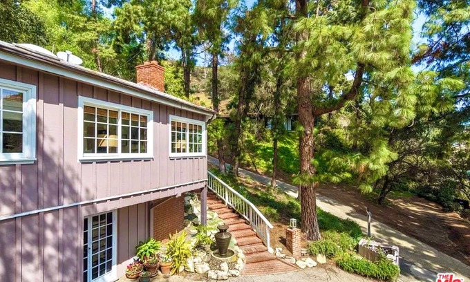 Hollywood Hills West House | Luxurious Hollywood Hills Oasis+Views+Spa+Jacuzzi+Steam+Deck+Garden