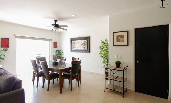 Cerritos Ski Chalet | *Luxurious Home, Beach, and Pool!*