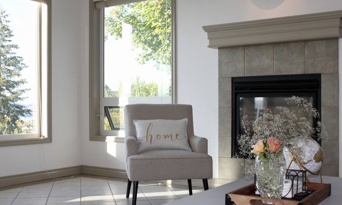 Southwest Mission House | Luxurious Kelowna Retreat - Ideal for Families, Relocation, Romantic Getaways