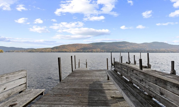 Lake George House | Luxurious Lake George Getaway