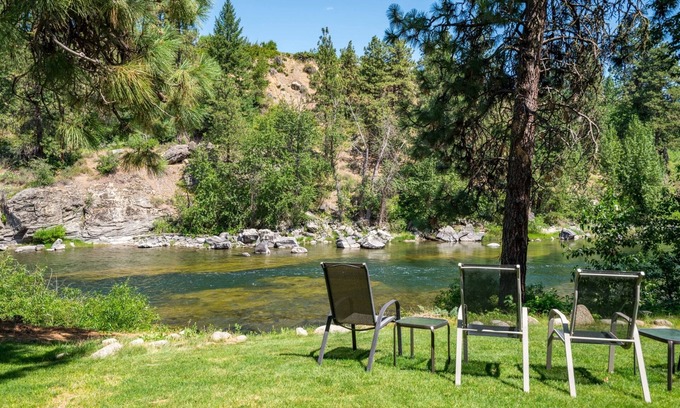 Leavenworth House | Luxurious Lifestyle Just Minutes From Leavenworth