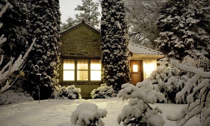 Spring Harbor House | Luxurious Living 1 Block from Lake.