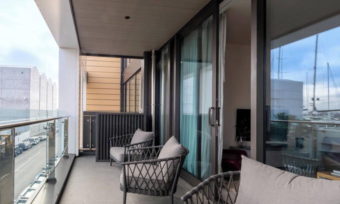 Auckland Central Business District Apartment | Luxurious Living Wynyard Quarter