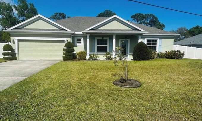 White City House | Luxurious Master Suite Retreat with Private Attached Bathroom in Port St Lucie