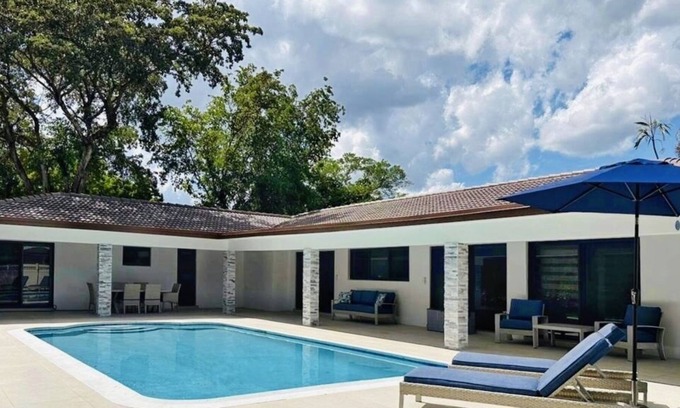 Coral Springs House | Luxurious Modern House in the beautiful city of Coral Springs Fl