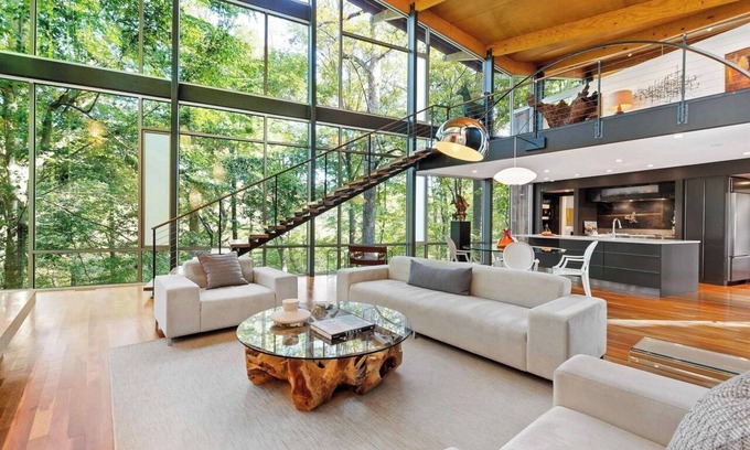 Northwest Raleigh House | Luxurious Modernist Treehouse in Raleigh