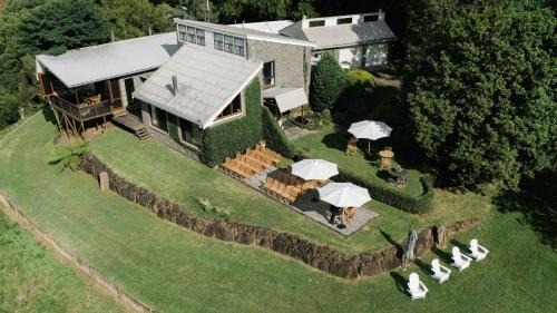 Booroobin House | Luxurious Mountain Retreat near Maleny