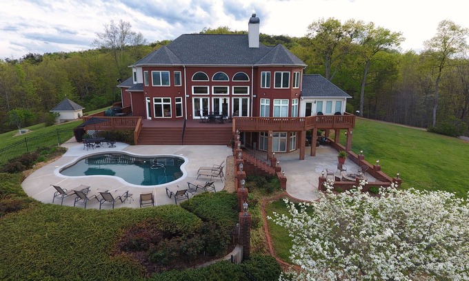 Dahlonega House | Luxurious Mountain Top Home with Pool Overlooking Breathtaking Panoramic Views!