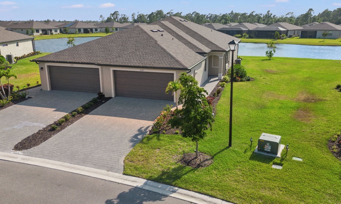 Port Charlotte House | Luxurious new villa with water view in Gated Community free wifi