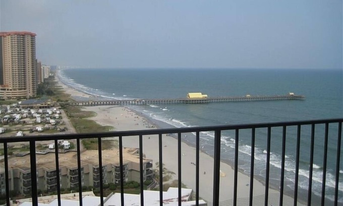 Myrtle Beach Condo | Luxurious Oceanfront Condo Ocean Views throughout in prestigious Maisons-sur-Mer