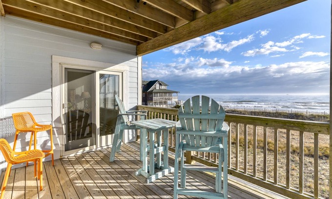 Rodanthe Condo | Luxurious oceanfront condo with breathtaking sunrise views!