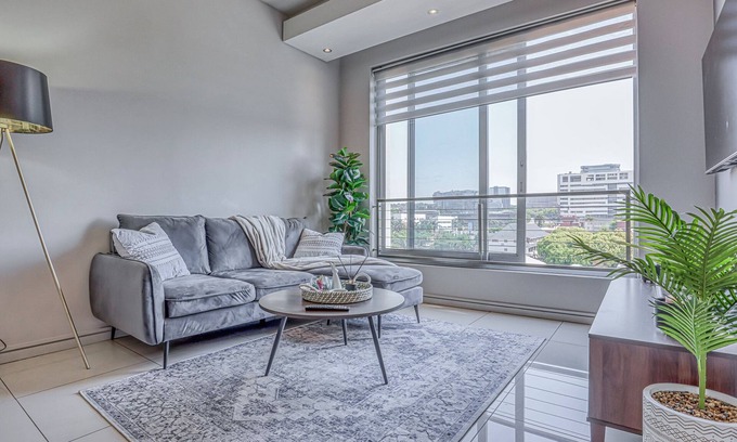 Sandown Apartment | Luxurious One Bedroom Apartment at Capital On Park, Sandton