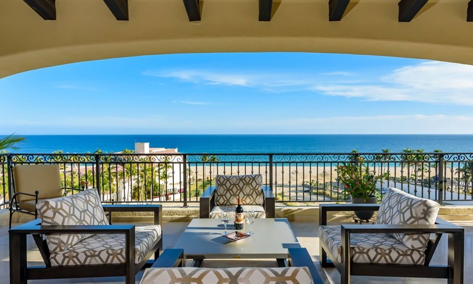 San Jose del Cabo Condo | Luxurious Penthouse, Newly Remodeled, Ocean View, Beachfront!