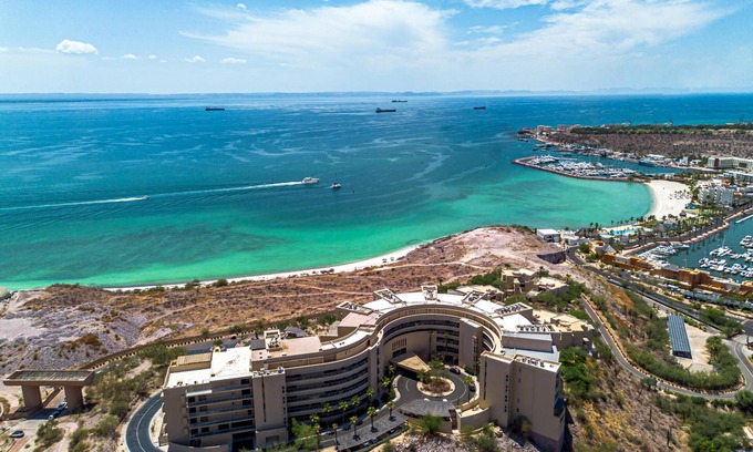 La Paz Condo | Luxurious Penthouse at Vistamar! Golf - Beachclub