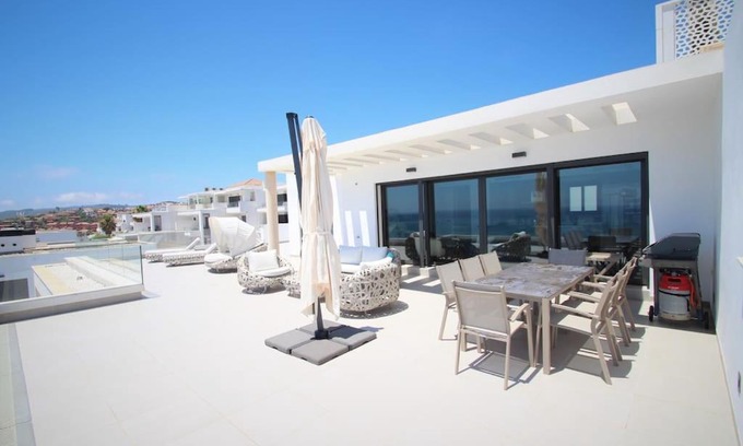 San Roque Apartment | Luxurious Penthouse with Huge Panoramic Terrace