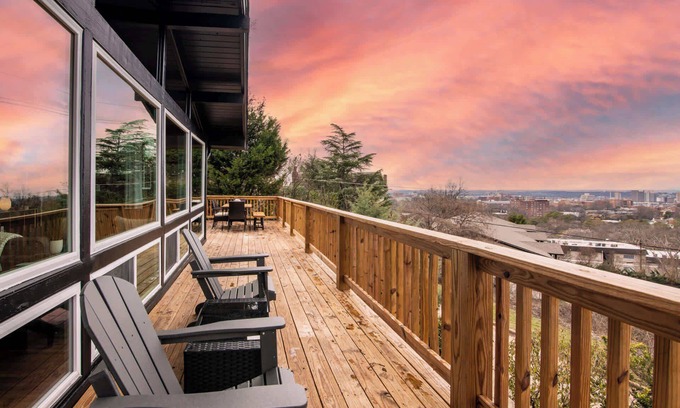 Redmont Park House | Luxurious Retreat w/Stunning Views | Sleeps 16