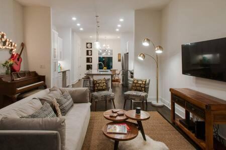 Edgehill House | Luxurious Rooftop Home in Nashville
