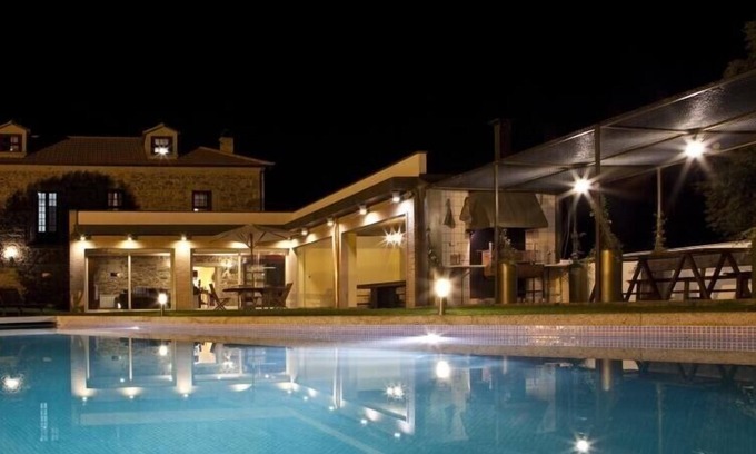 Valenca House | Luxurious rural farmhouse with pool and all I can think of to enjoy