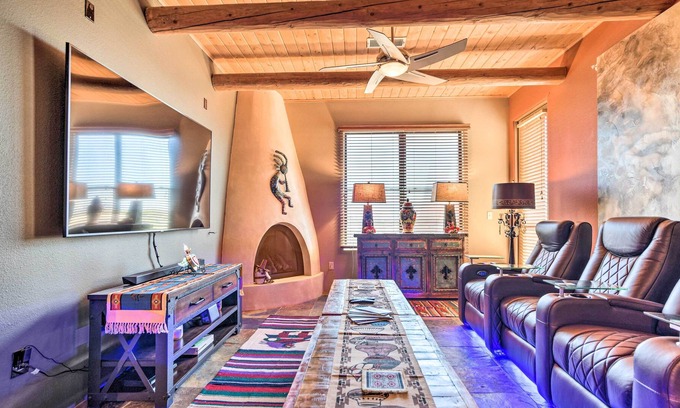 Southside Condo | Luxurious Santa Fe Retreat w/ Community Pool!