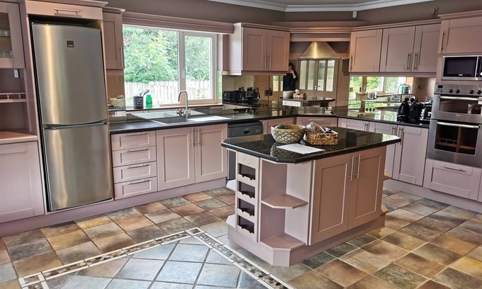 Killarney House | Luxurious, Spacious, Irish Country House with Five Bedrooms and Four Bathrooms