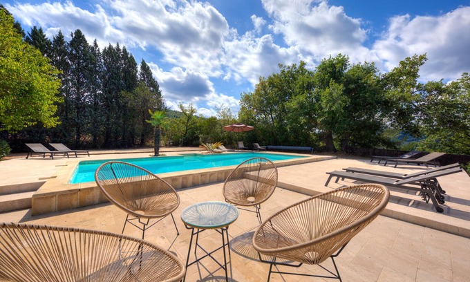Salernes House | Luxuriously renovated Provencal farmhouse