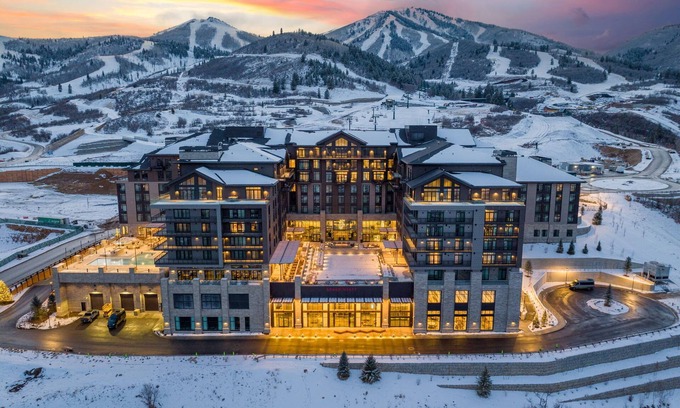 Park City Condo | Luxury 1-bedroom residence with DIRECT SKI ACCESS at Deer Valley East Village