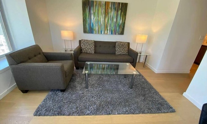Downtown San Francisco Apartment | Luxury 1 BR | Outdoor Pool & Gym | Laundry | SOMA