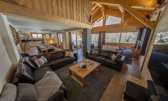 Morzine Ski Chalet | Luxury 12 person Mountain Chalet with XL Hot Tub, Large Garden & Amazing Views