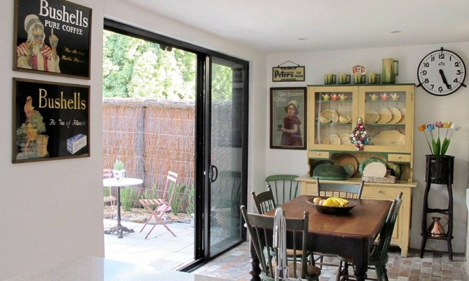 Mittagong Cottage | Luxury 1870's sandstone cottage, 2 bedrooms, 5 star kitchen & bathroom, garden