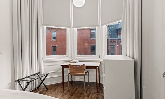 Fitler Square Apartment | Luxury 1BD Rittenhouse Sq. | Hosted By Stay Rafa