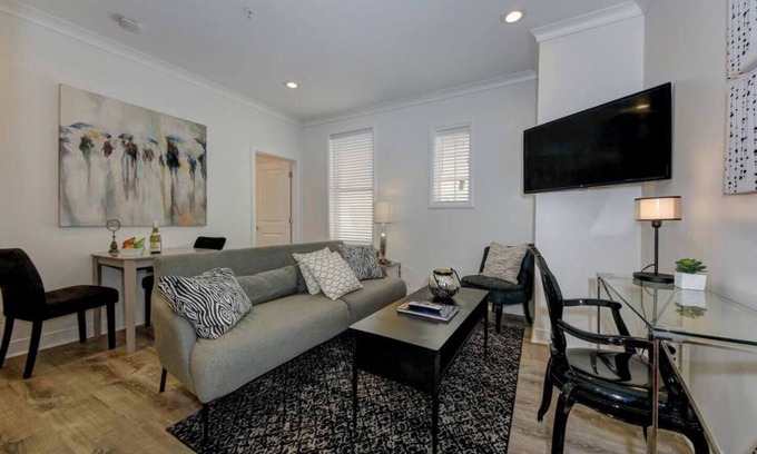 Dupont Circle Bed & Breakfast | Luxury 1BR Suite 1 Dupont/Kalorama
