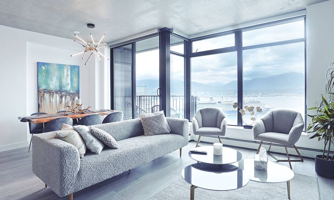 Crosstown Apartment | Luxury 2 Bed2 Bath condo in Vancouver's Prime Location Perfect for site seeing