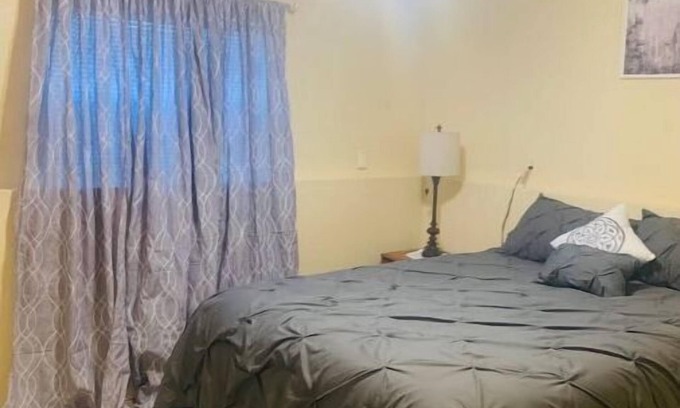 Southeast Colorado Springs Apartment | Luxury 2 bedroom rental place with a fireplace