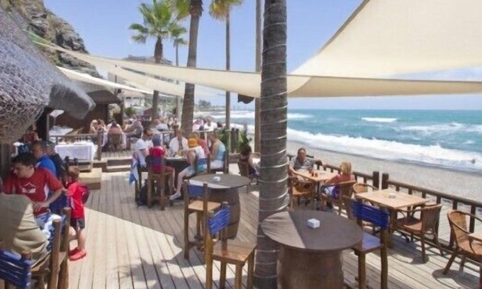 Torrequebrada Apartment | Luxury 2 Bedroom 2 Bath, 50m Beach Benalmadena Costa Sat TV & FREE WIFI