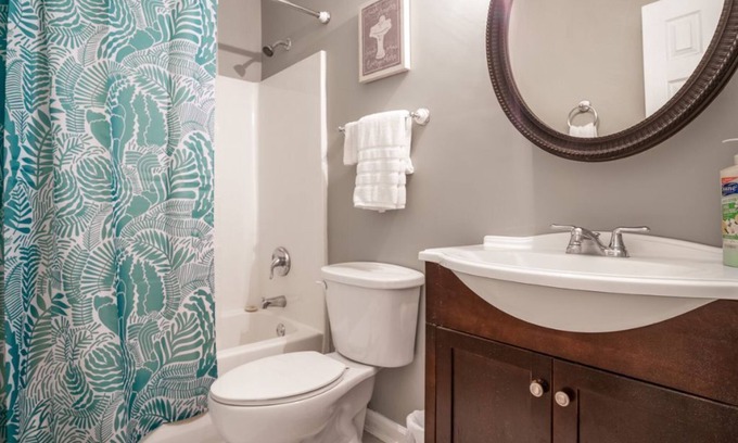 Church Street House | Luxury 2-bedroom 1- full bath 10 mins from Atlanta Airport
