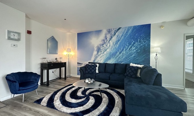 Mile Square Condo | Luxury 2 Bedroom 2 Bathroom Penthouse Dwn Twn Indy W/Balcony City View ☀️