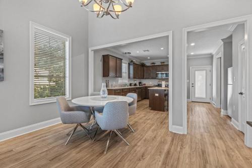 Prien House | Luxury 2 Bedroom Townhouse #1