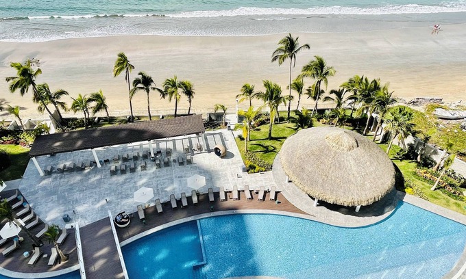 Zona Dorada Apartment | Luxury 2 Bedrooms Apartment at an exclusive tower by the beach in Zona Dorada n