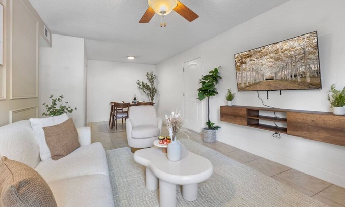 SoHo Apartment | Luxury - 2 blocks from Bayshore | GYM | POOL | #1