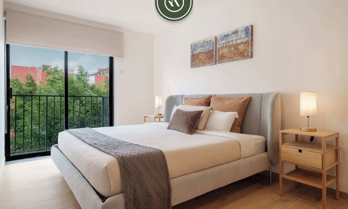 Hipodromo Apartment | Luxury 2 BR Condo in Condesa