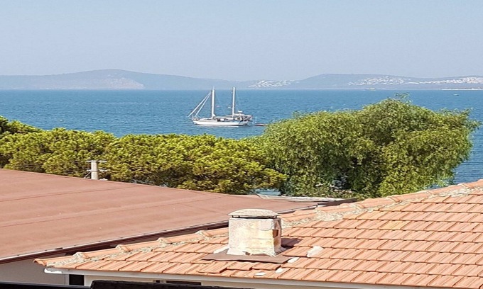 Gulluk Apartment | Luxury 2 storey apartment in Gulluk, Turkey with a sea view
