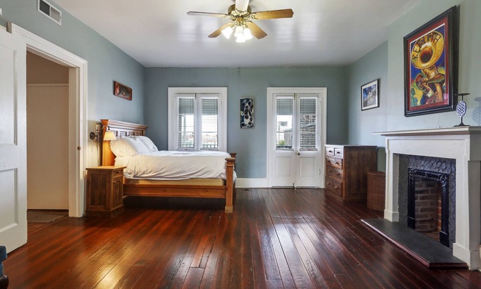 Arts/Warehouse District Apartment | Luxury 2-Story Condo/Prime Location