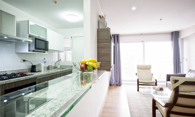 Miraflores Condo | Luxury 2BDR in Miraflores - UP2, A/C, Sound-proof windows, Pool, Gym, BBQ