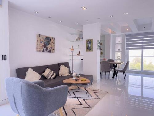Riomar Apartment | Luxury 2Bed 2Bath PH Steps from Mall Viva