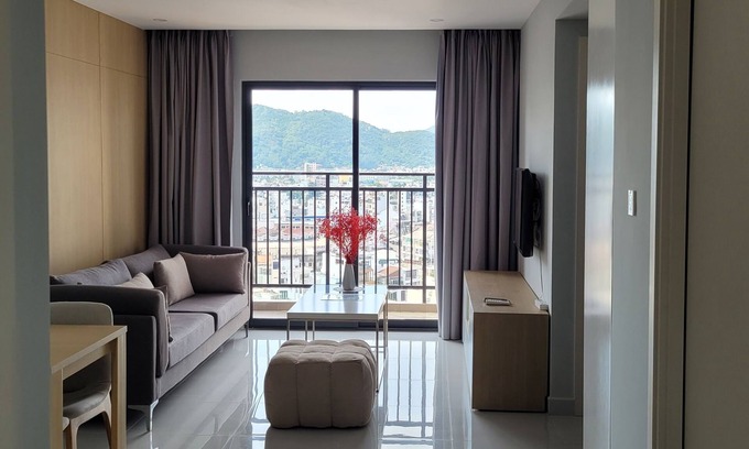 Tran Phu Beach House | Luxury 2BR/2WR Condo | Ocean + Mountain Views | Digital Nomad Ready