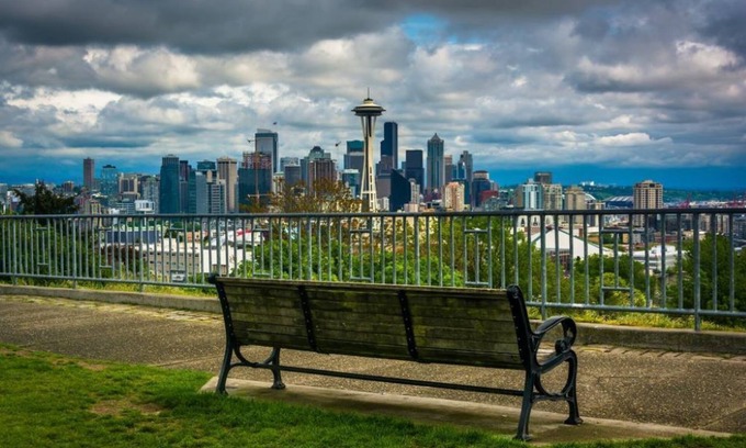 East Queen Anne House | Luxury 2BR Townhouse - Private Patio, Lake Union