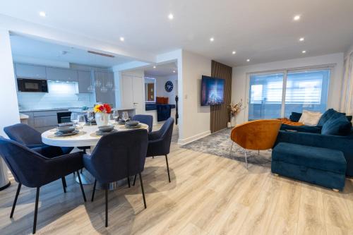 Trafford House | Luxury 3 Bed House Manchester Old Trafford