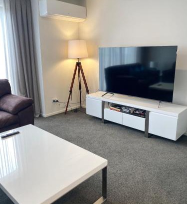 Addington House | Luxury 3 Bed Townhouse By Hagley Park With Garage